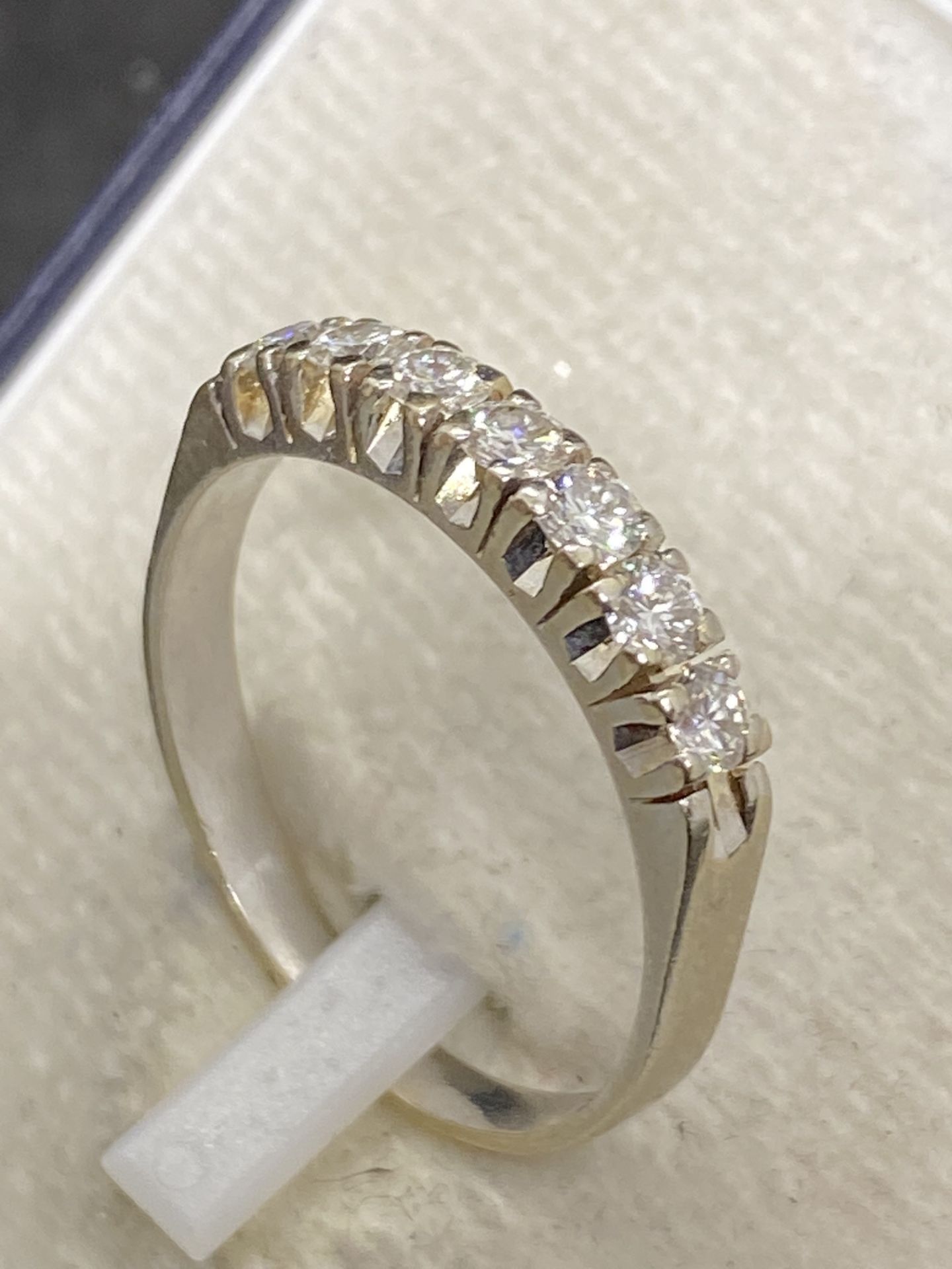 7 STONE DIAMOND RING - Image 4 of 5