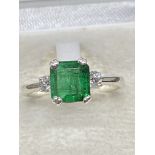 18ct GOLD 1.50ct EMERALD & DIAMOND RING