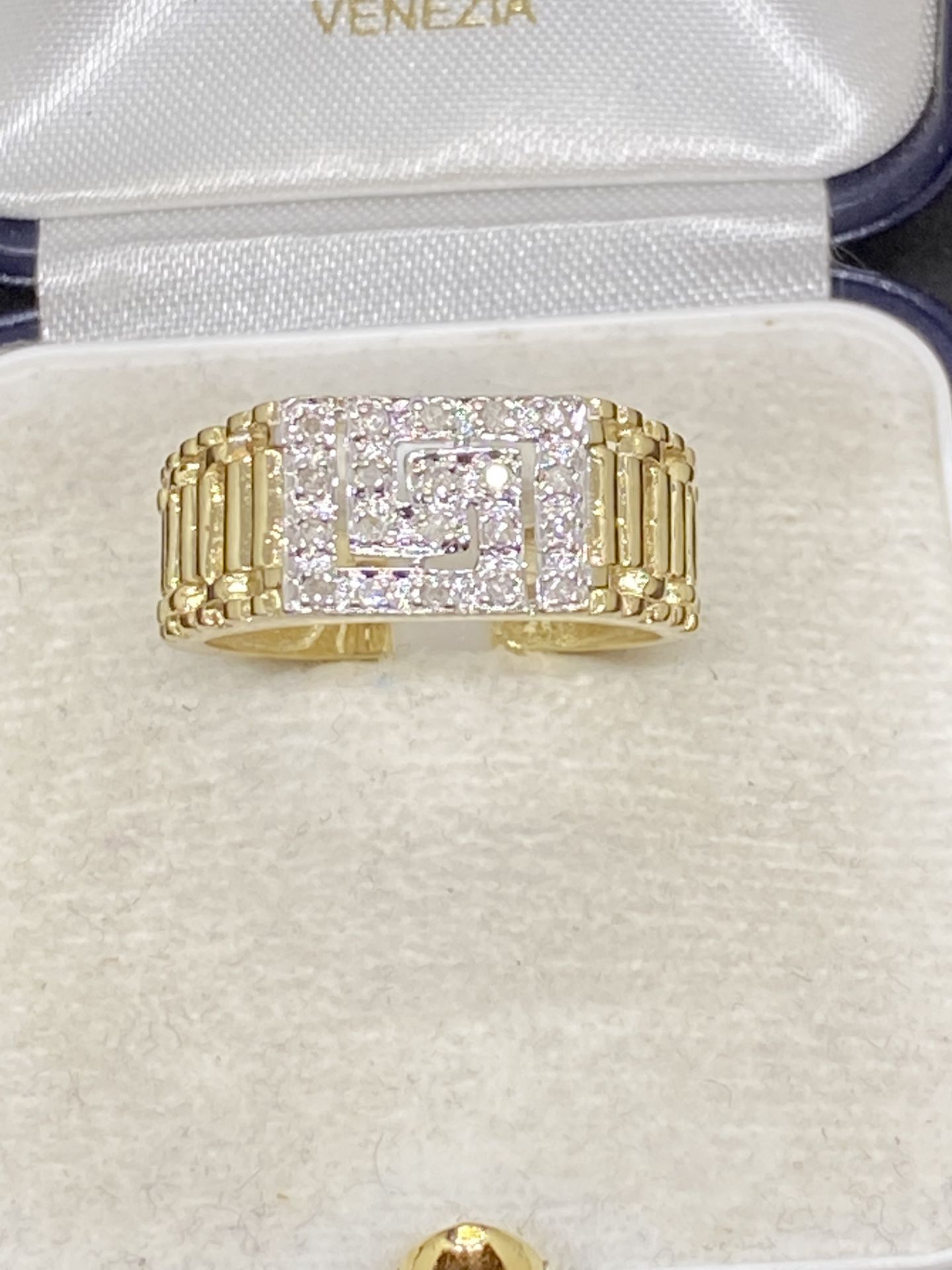 GENTS 9ct GOLD DIAMOND SET RING - 4.7 GRAMS