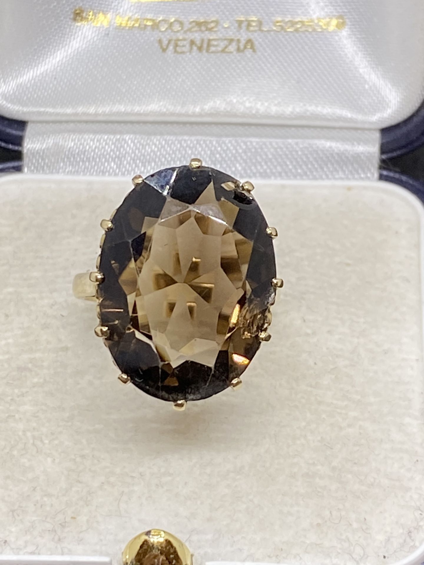 9ct GOLD SMOKEY QUARTZ SET RING