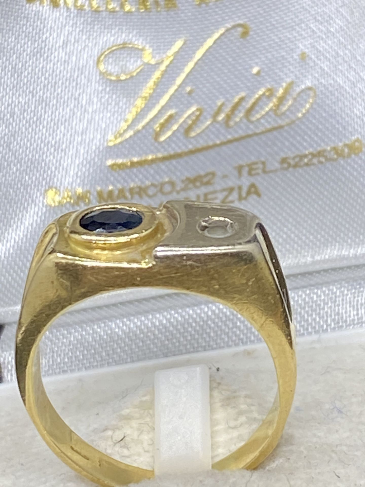 SAPPHIRE & DIAMOND RING TESTED AS 18ct GOLD 7.8 GRAMS - Image 2 of 4