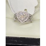 WHITE GOLD HEART SHAPED 1.08ct DIAMOND CLUSTER RING
