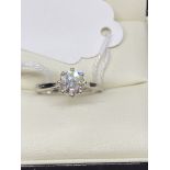 PLATINUM 0.91ct DIAMOND SOLITAIRE RING