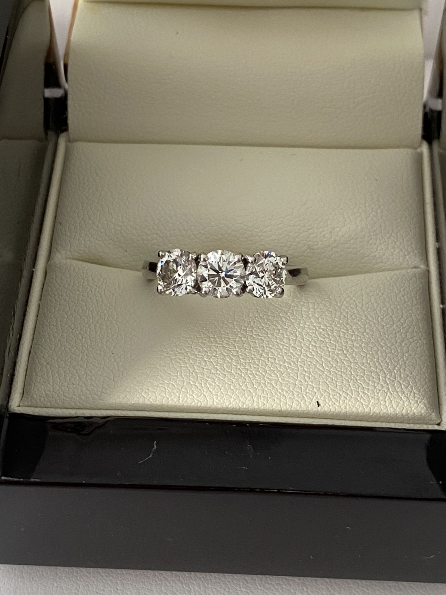 2.00ct 3 x STONE DIAMOND RING SET IN PLATINUM 950 - Image 8 of 9