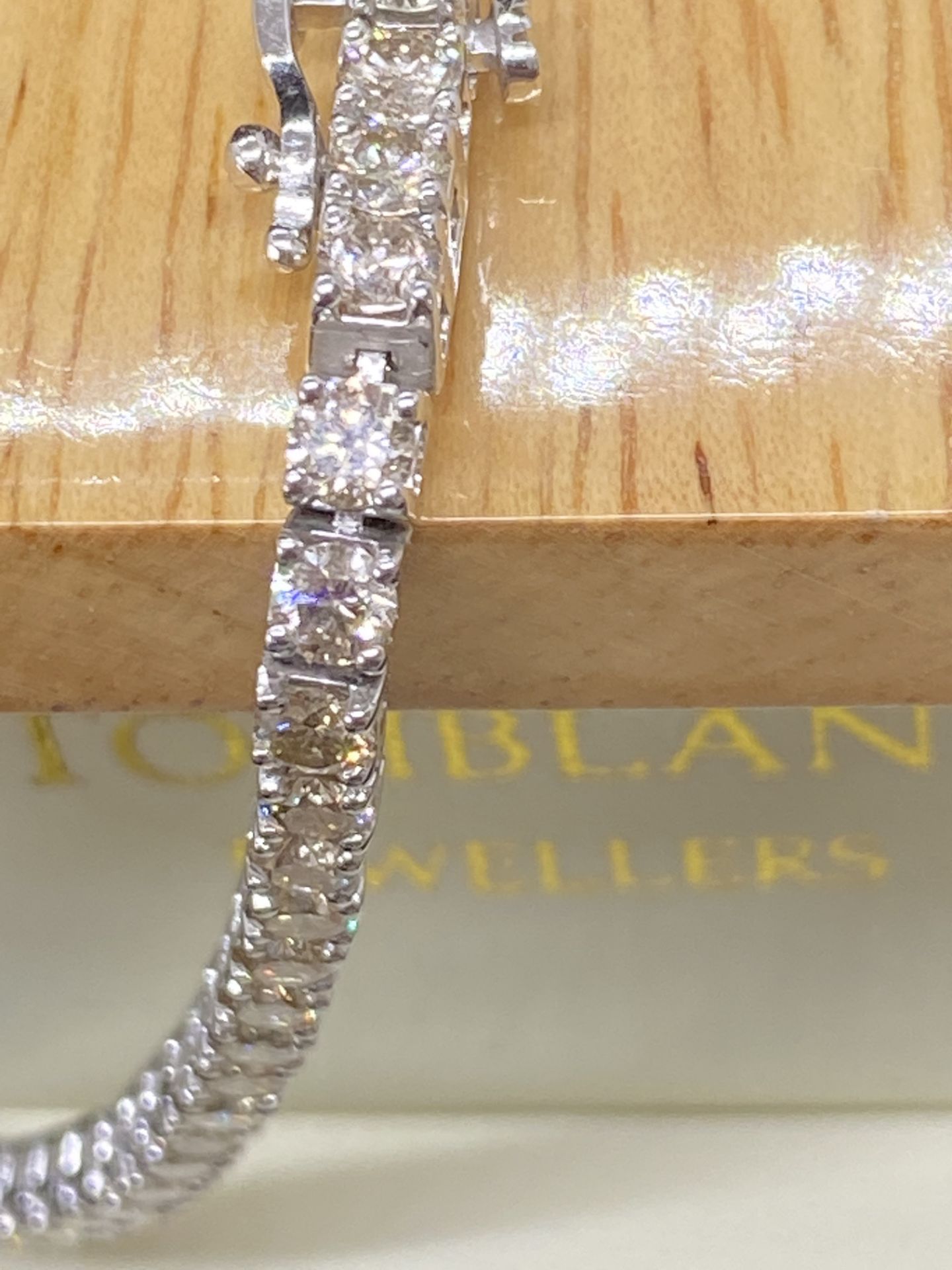 9ct WHITE GOLD 7.00ct DIAMOND TENNIS BRACELET