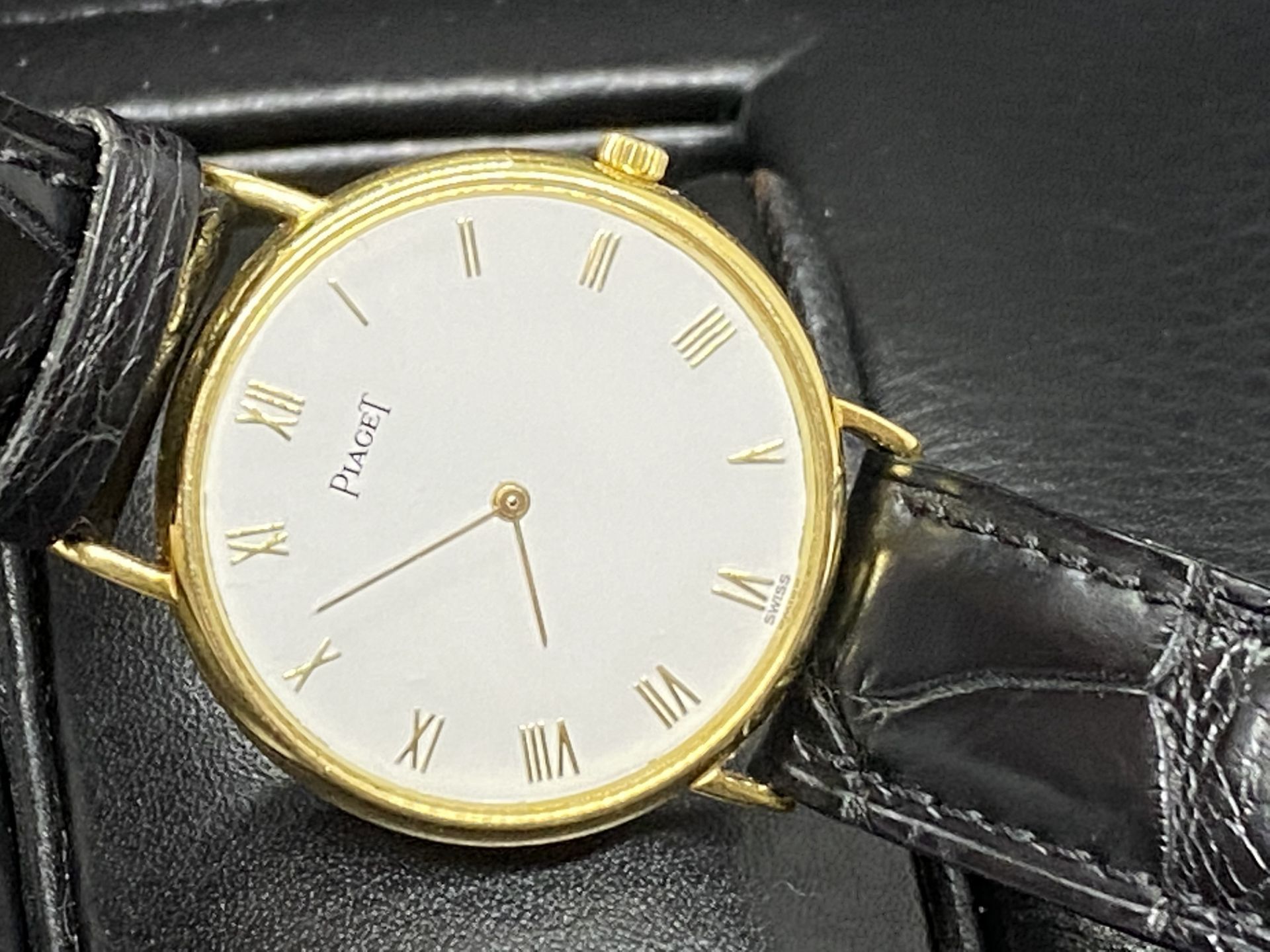 18ct GOLD PIAGET QUARTZ WATCH