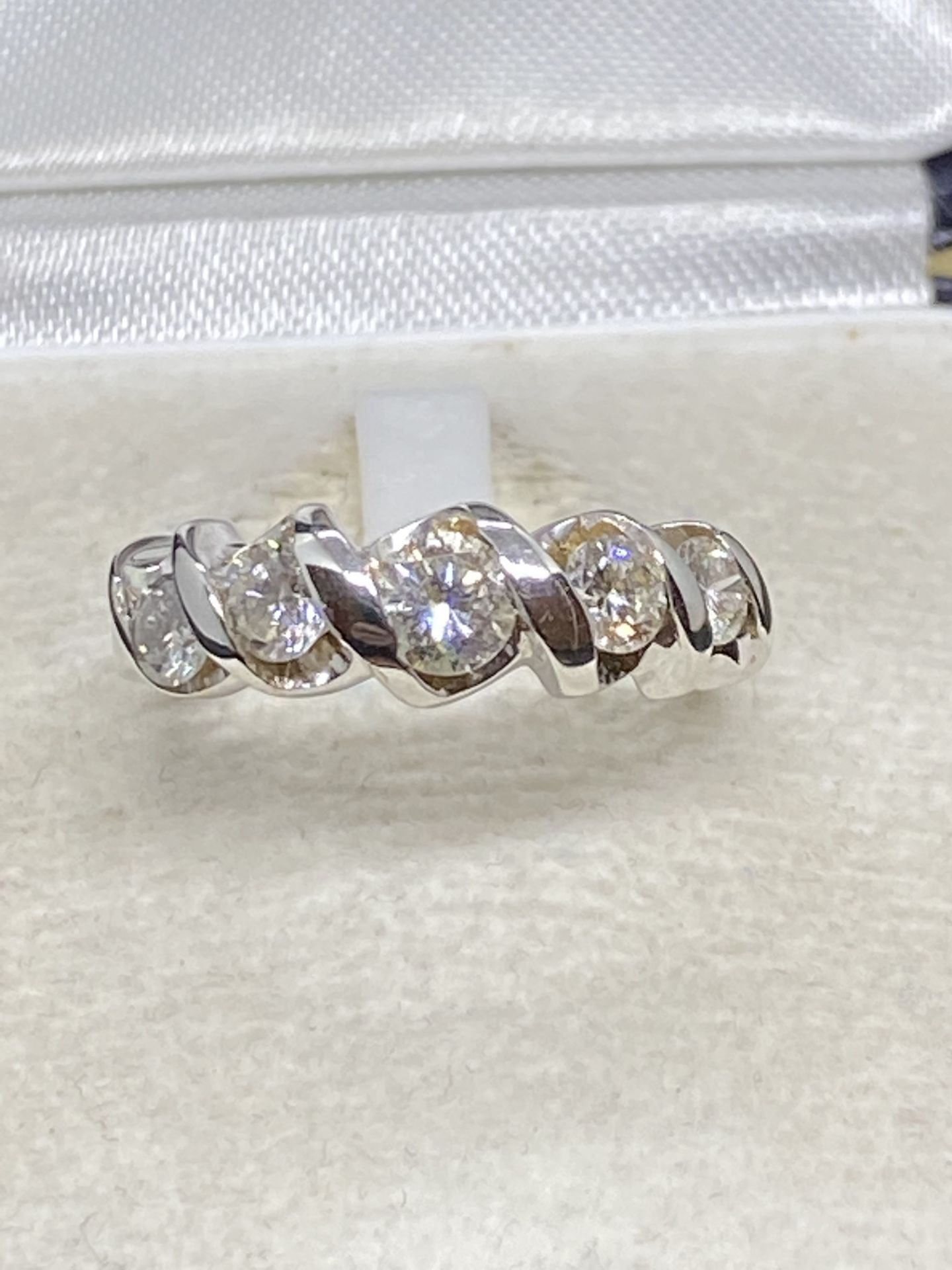 14ct GOLD 0.60ct H/SI-I DIAMOND RING - 4.3 GRAMS - Image 2 of 4