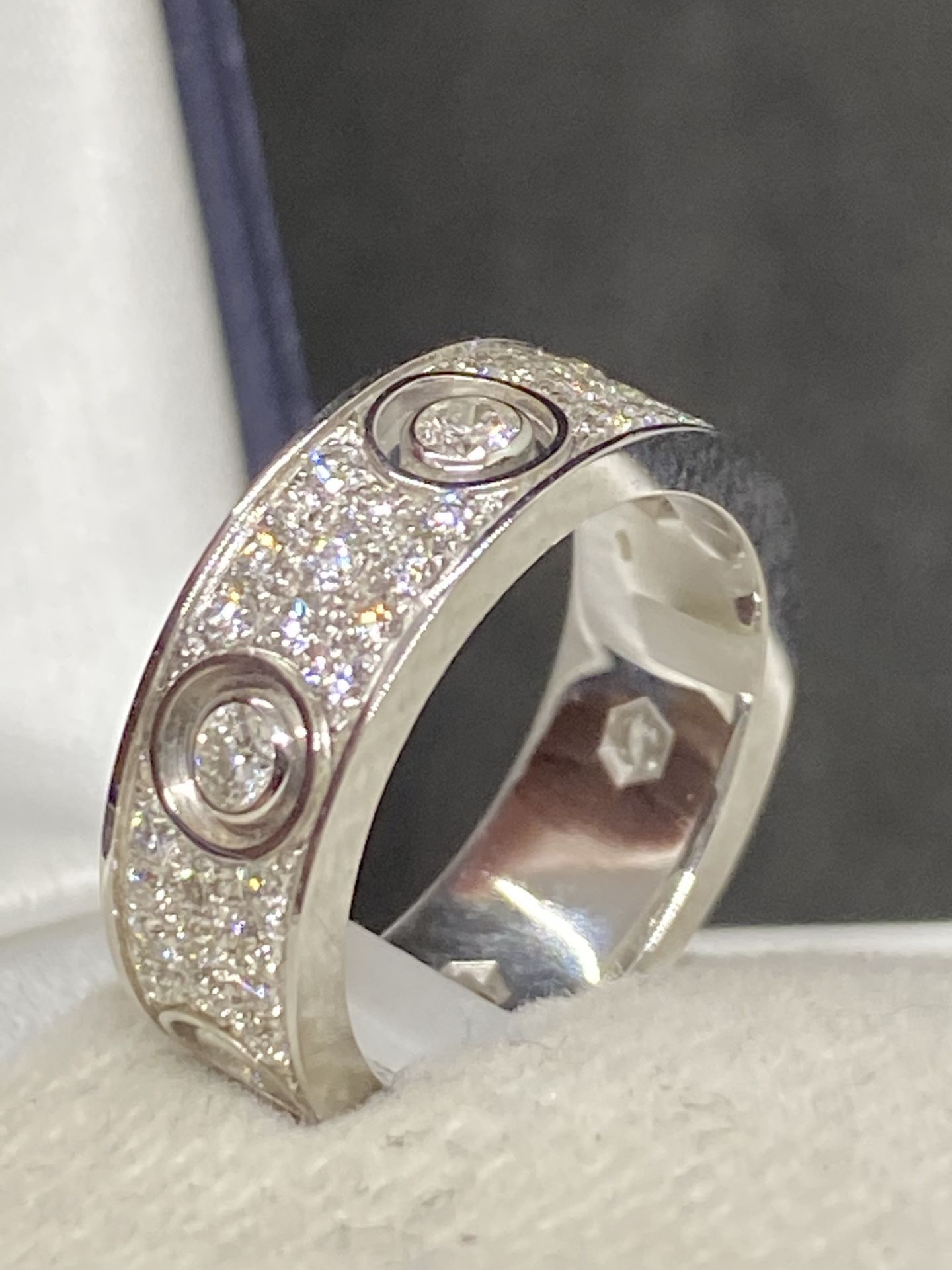 18ct WHITE DIAMOND RING MARKED CARTIER