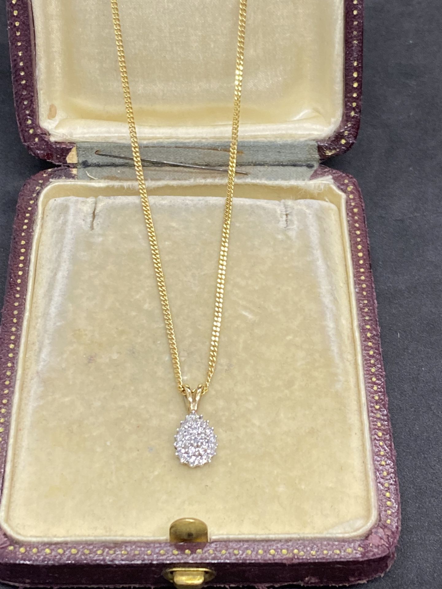 9ct GOLD DIAMOND PENDANT WITH 9ct GOLD CHAIN