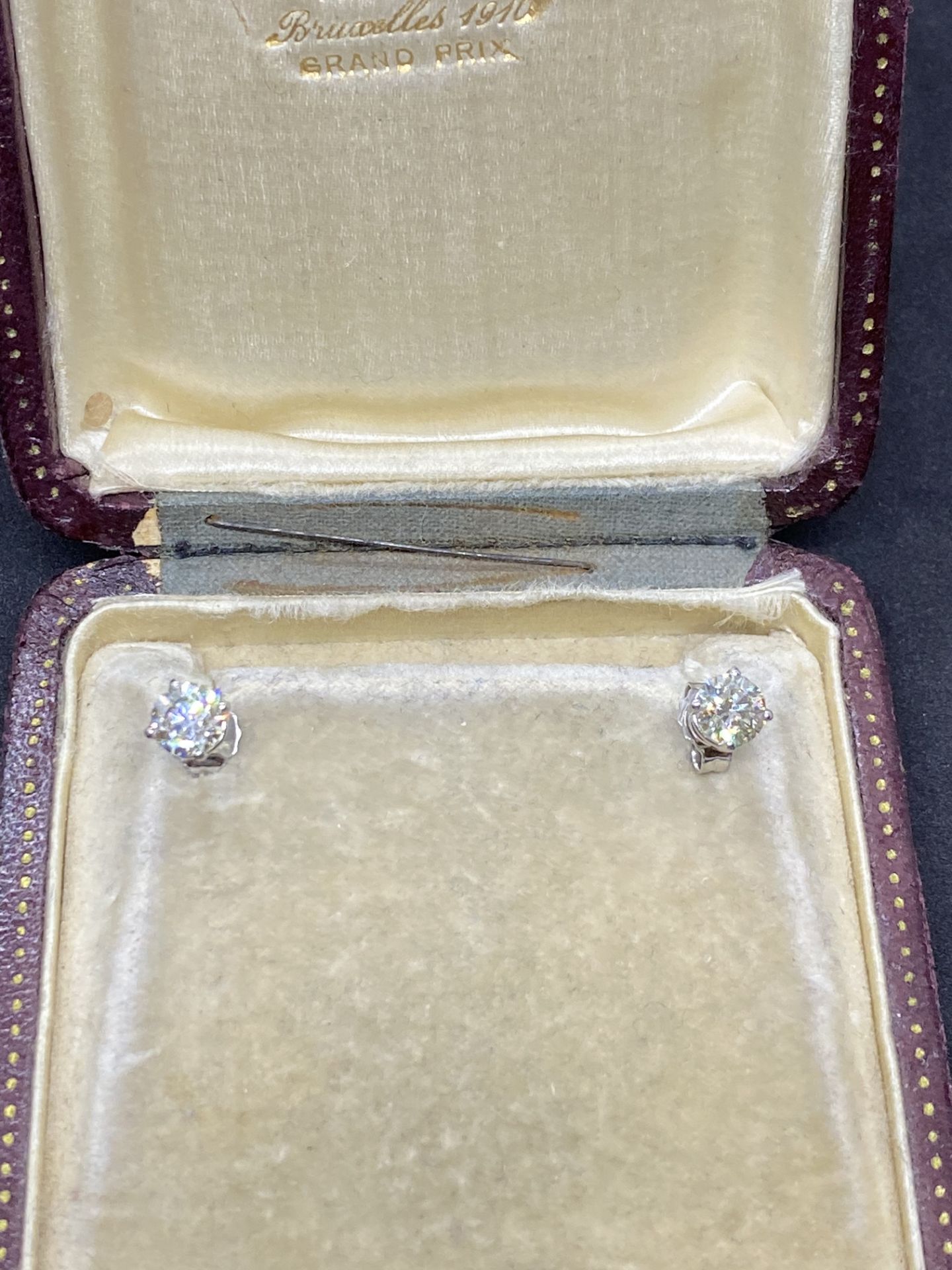 1.36ct DIAMOND SOLITAIRE EARRINGS SET IN 14ct WHITE GOLD - Image 2 of 6