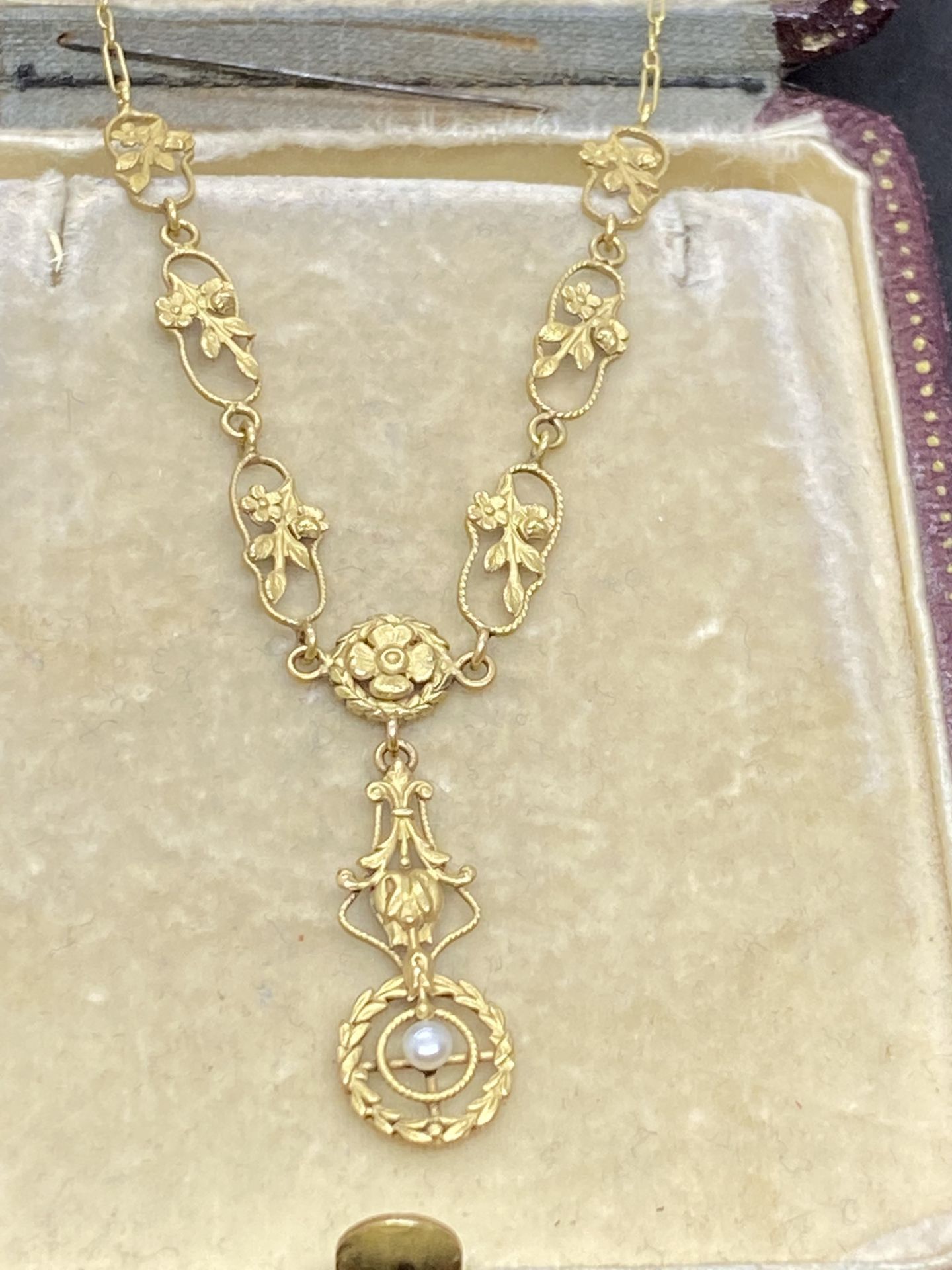 ANTIQUE FRENCH 18ct GOLD PENDANT SET WITH SEED PEARLS