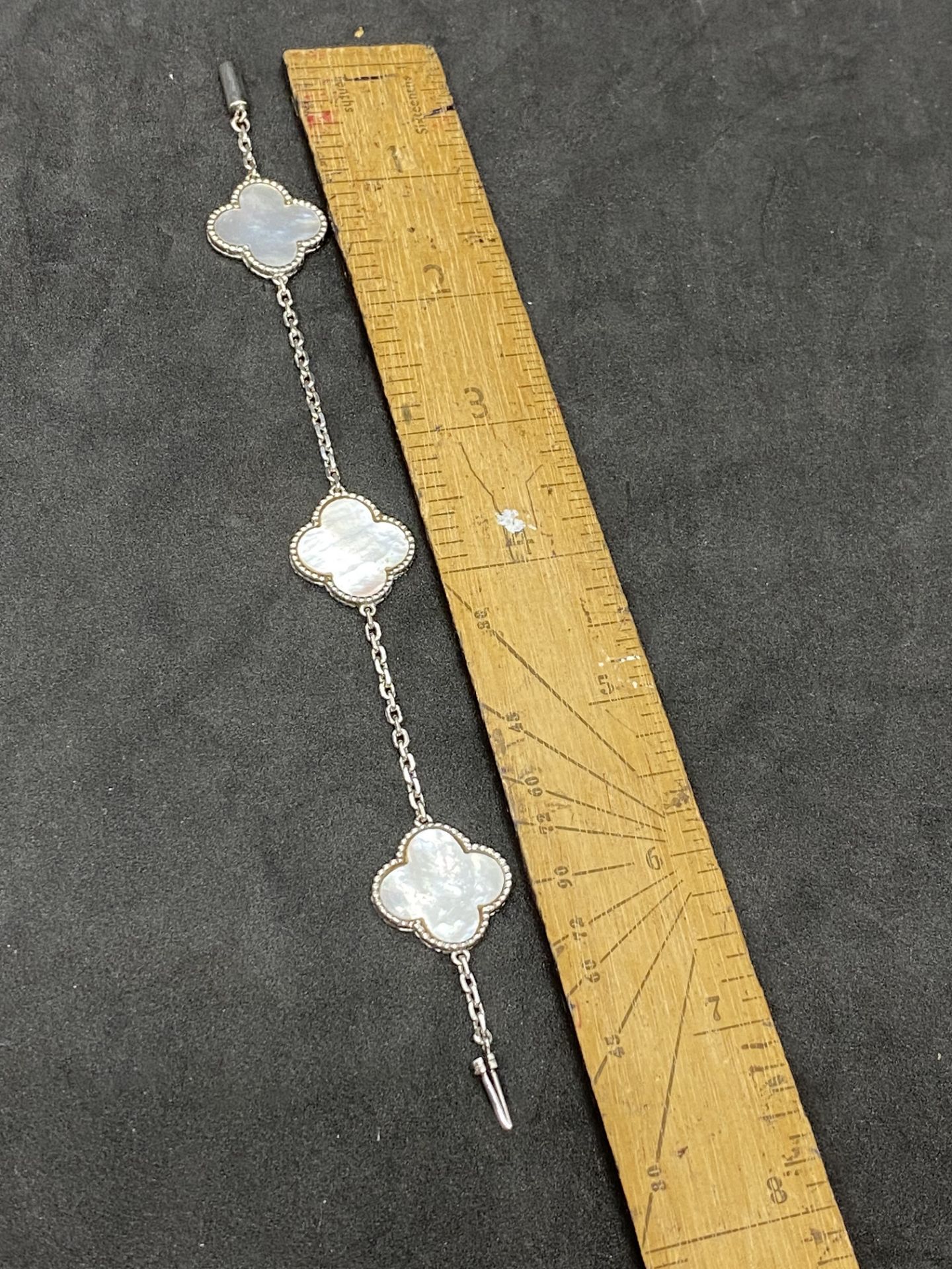 18ct WHITE GOLD MOTHER OF PEARL BRACELET - VAN CLEEF STYLE - Image 3 of 4