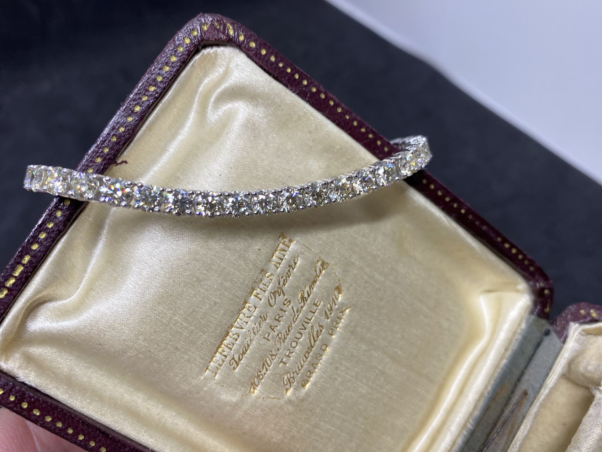 12.26ct DIAMOND TENNIS BRACELET SET IN 14ct WHITE GOLD - Image 6 of 7