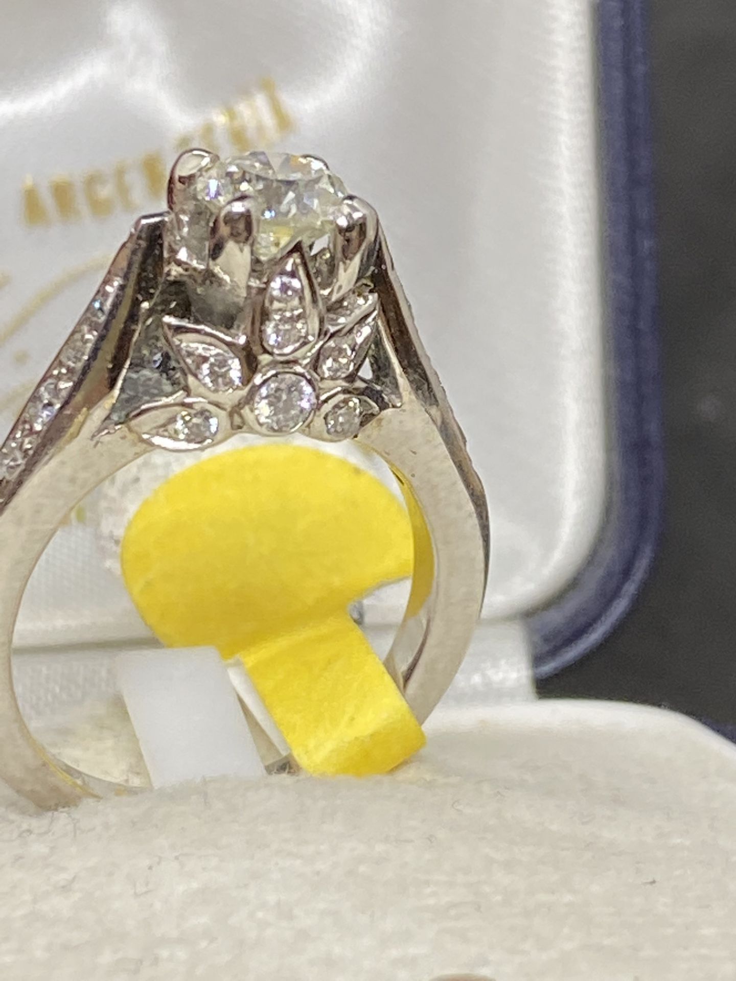 0.80ct SOLITAIRE DIAMOND + 0.50ct DIAMOND SET 18ct GOLD RING - Image 3 of 6