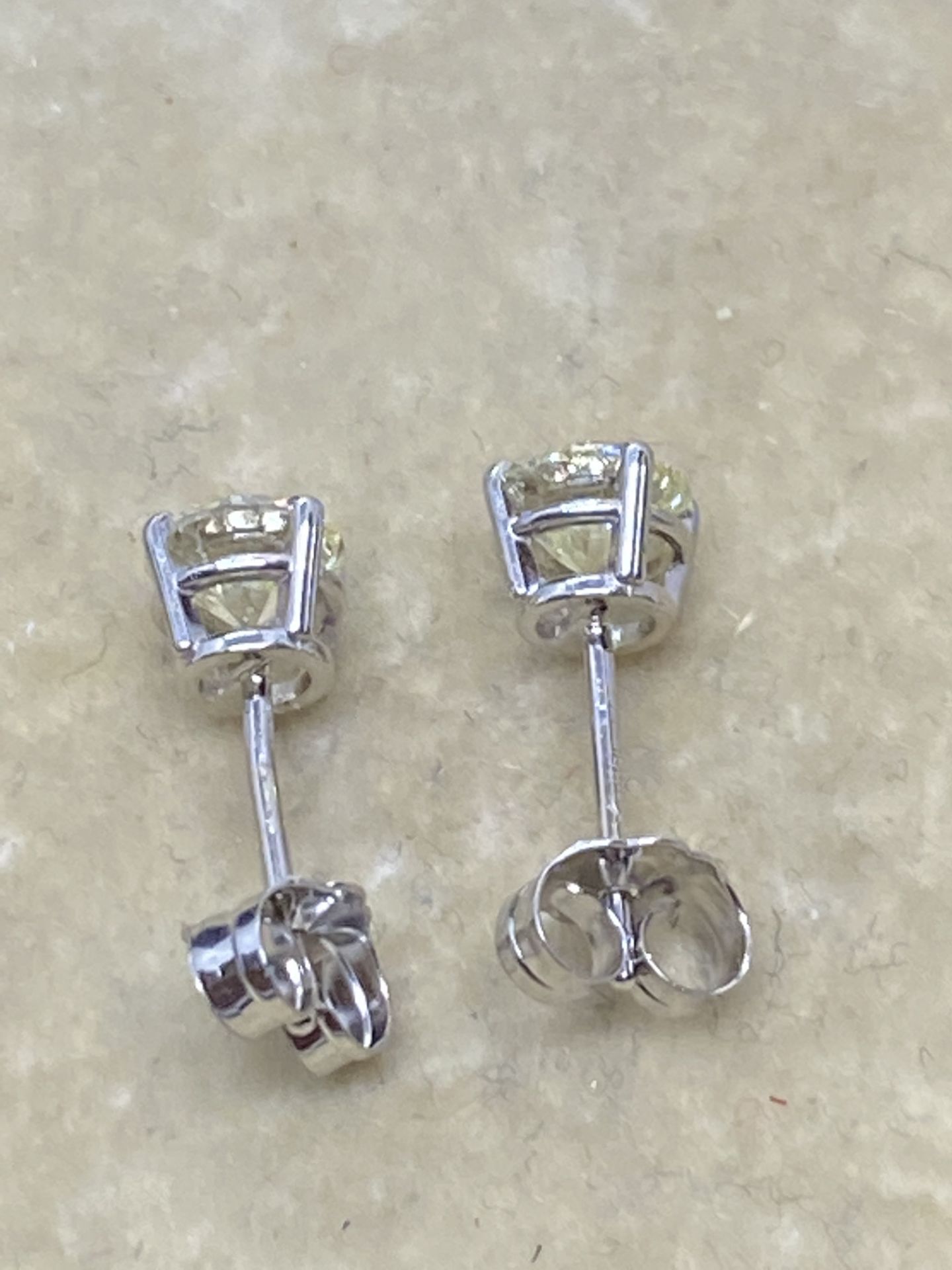 1.02ct DIAMOND SOLITAIRE EARRINGS SET IN 14ct WHITE GOLD - Image 2 of 3