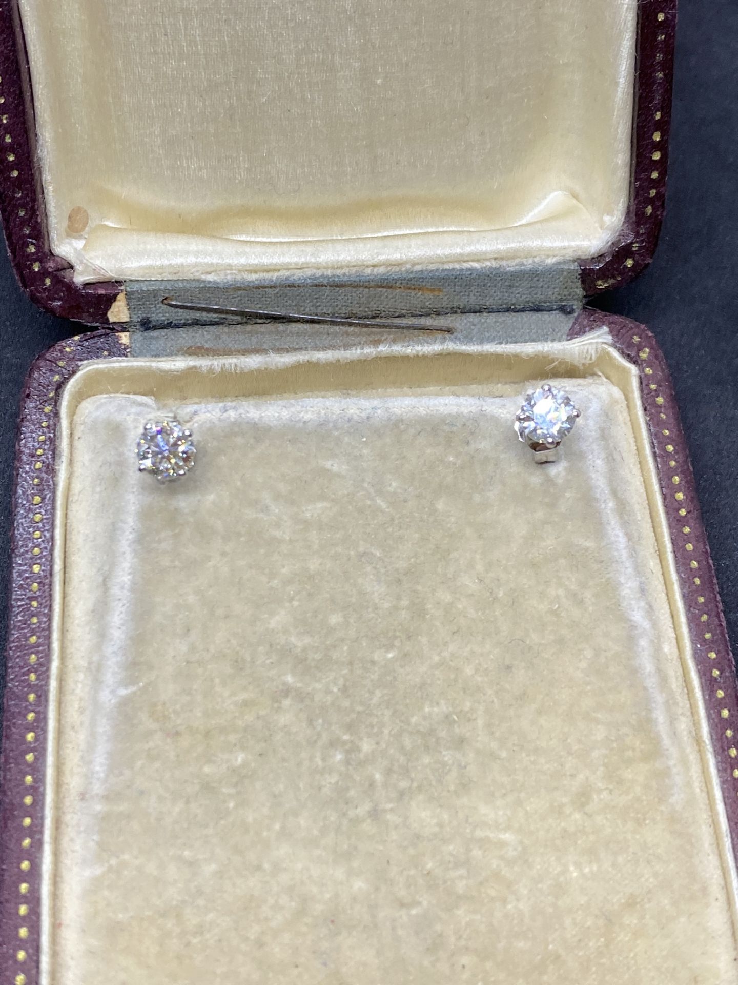 1.37ct DIAMOND SOLITAIRE EARRINGS SET IN 14ct WHITE GOLD