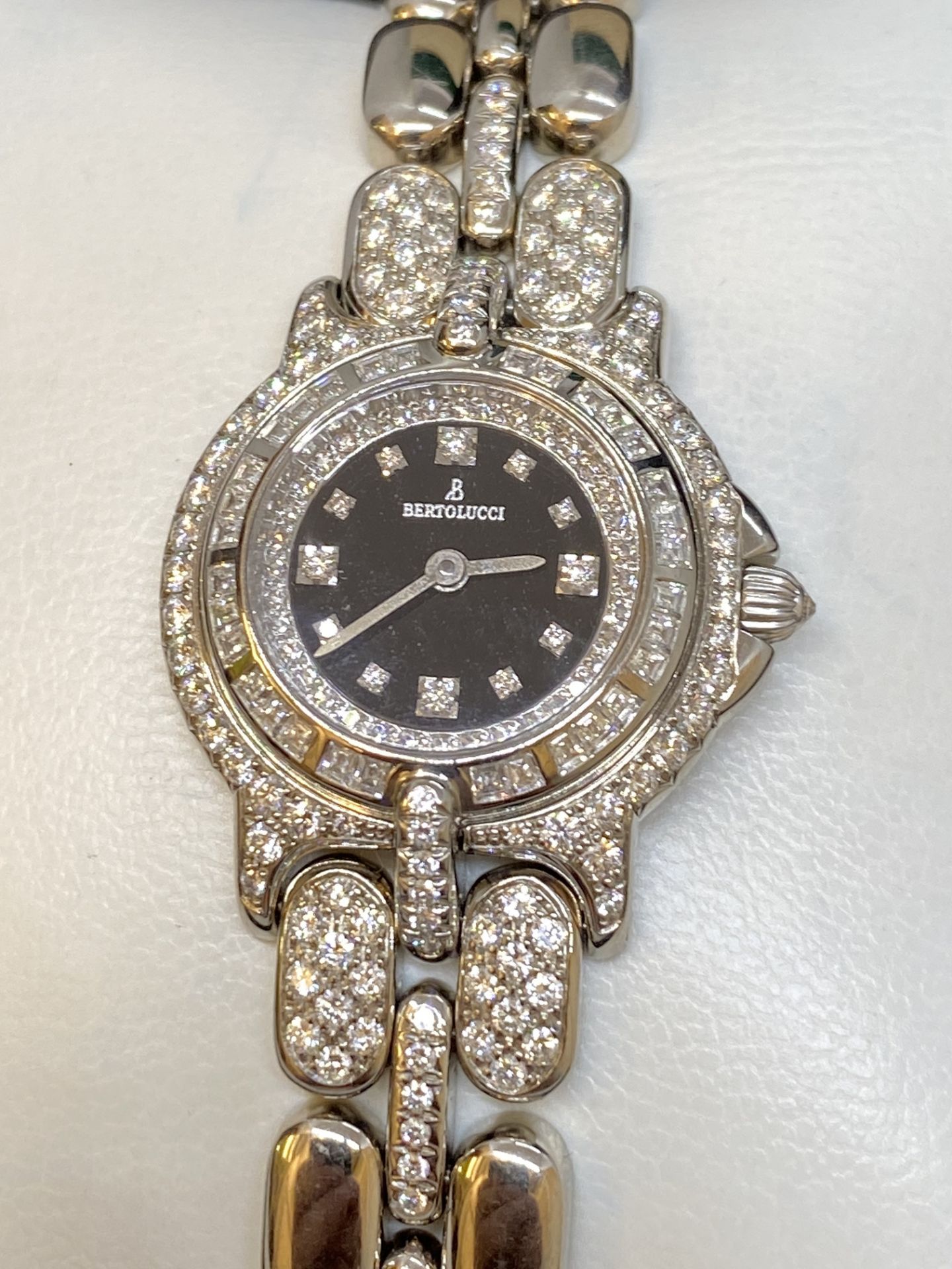 DIAMOND SET BERTOLUCCI 18k GOLD WATCH - 79 GRAMS - Image 3 of 8