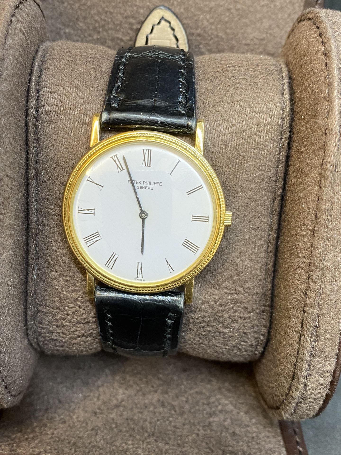 Patek Philippe Calatrava 18k Yellow Gold Gents Watch 3520 - Image 3 of 15