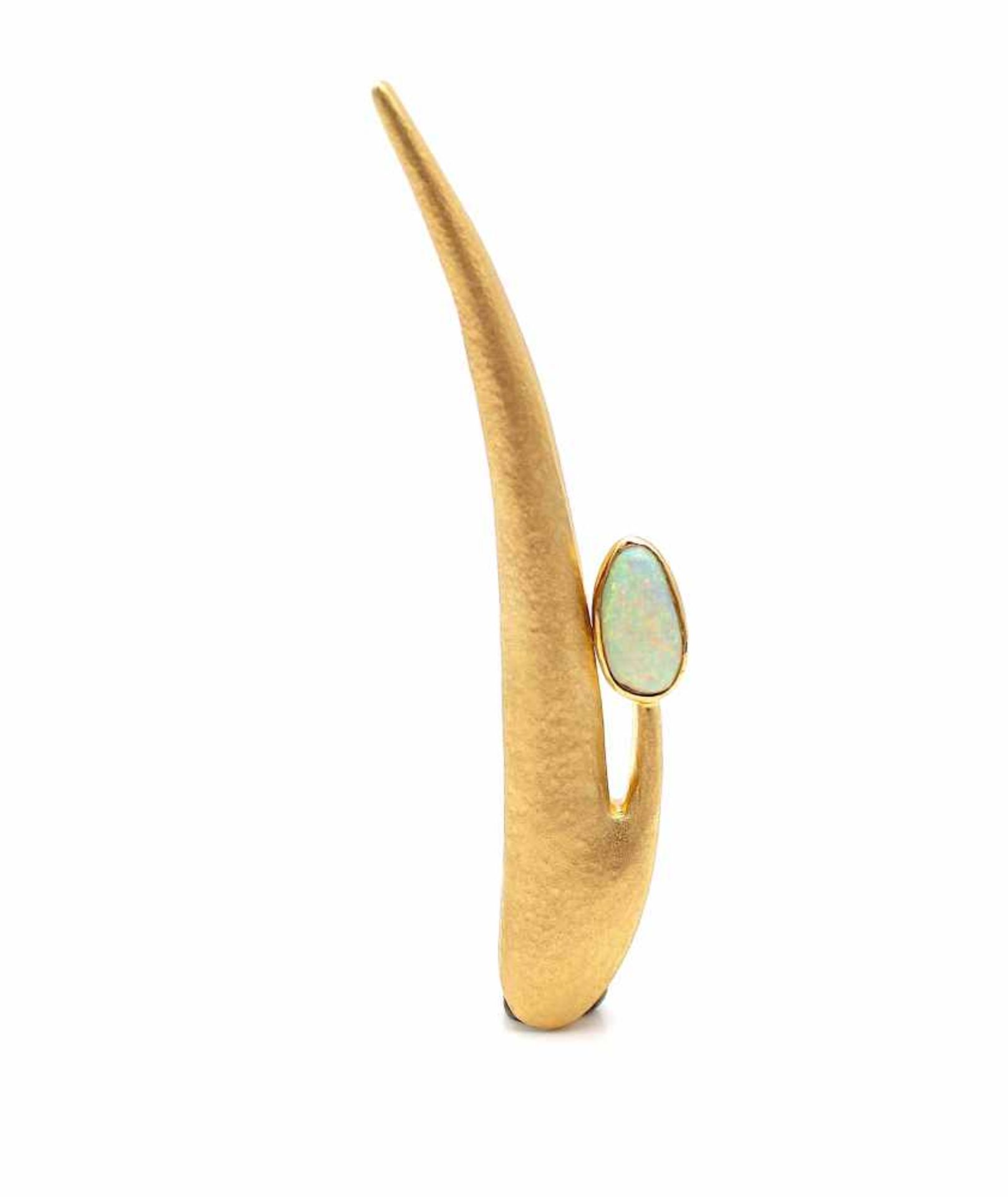 Eckard Hartung, 750 gold pendant with an opal.Weight 10.4 g, dimensions 75 x 12.2 mmEckard - Bild 2 aus 5