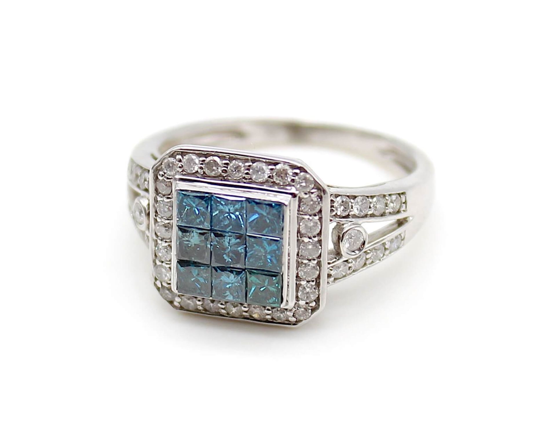Ring in 585 white gold with 9 diamonds, fancy bluish green in square princess cut, total approx. 0. - Bild 3 aus 3