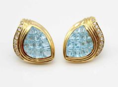 Earrings made of 750 gold with 20 brilliants, total approx. 0.2 ct, high clarity and colour and 2