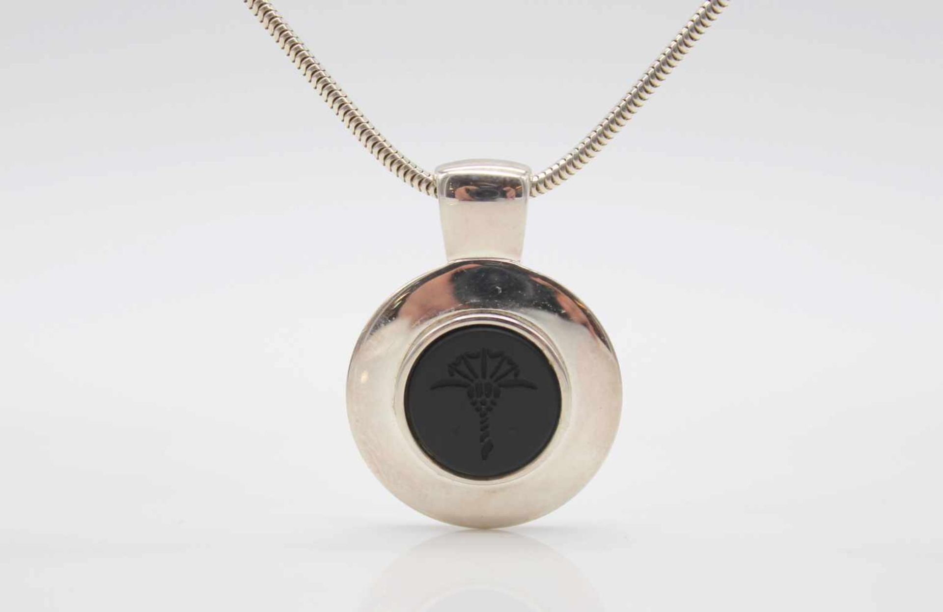 Necklace with a pendant by Joop made of 925 silver and an onyx.Weight 23 g, chain length 42 cm,