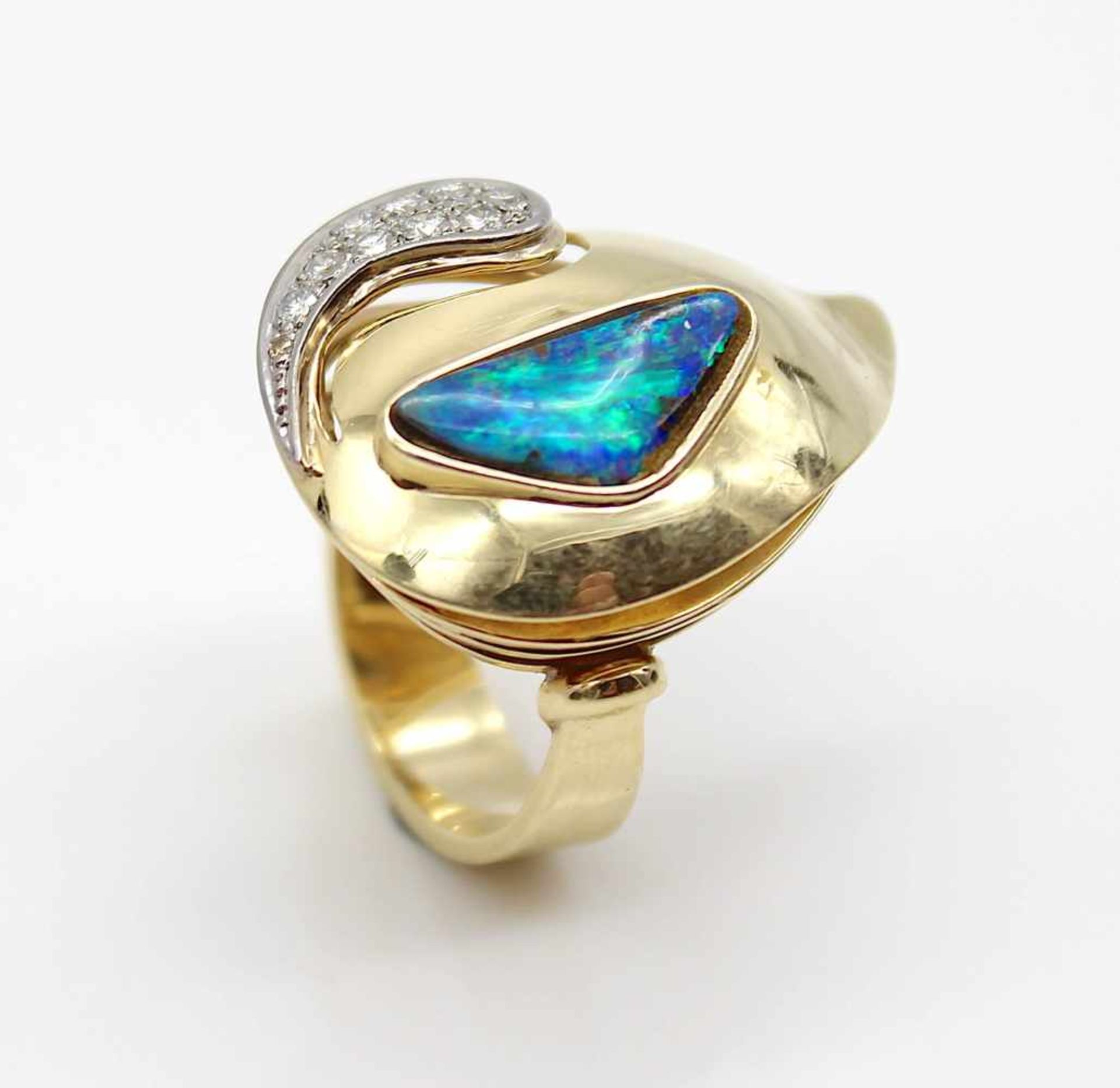 Ring made of 585 gold with 1 boulder opal and 10 brilliants, total ca. 0,25 ct,medium degree of - Bild 4 aus 4