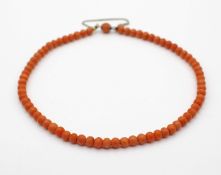 Coral necklace, metal clasp.Length 36 cmKorallenkette, Verschluss Metall.Länge 36 cm