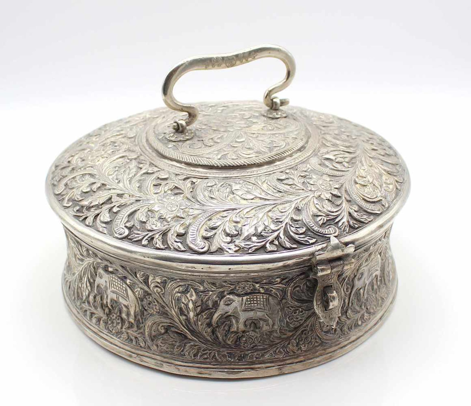 Lid box with elephant motif and relief work, probably Asia. Tested for silver. Partly heavily