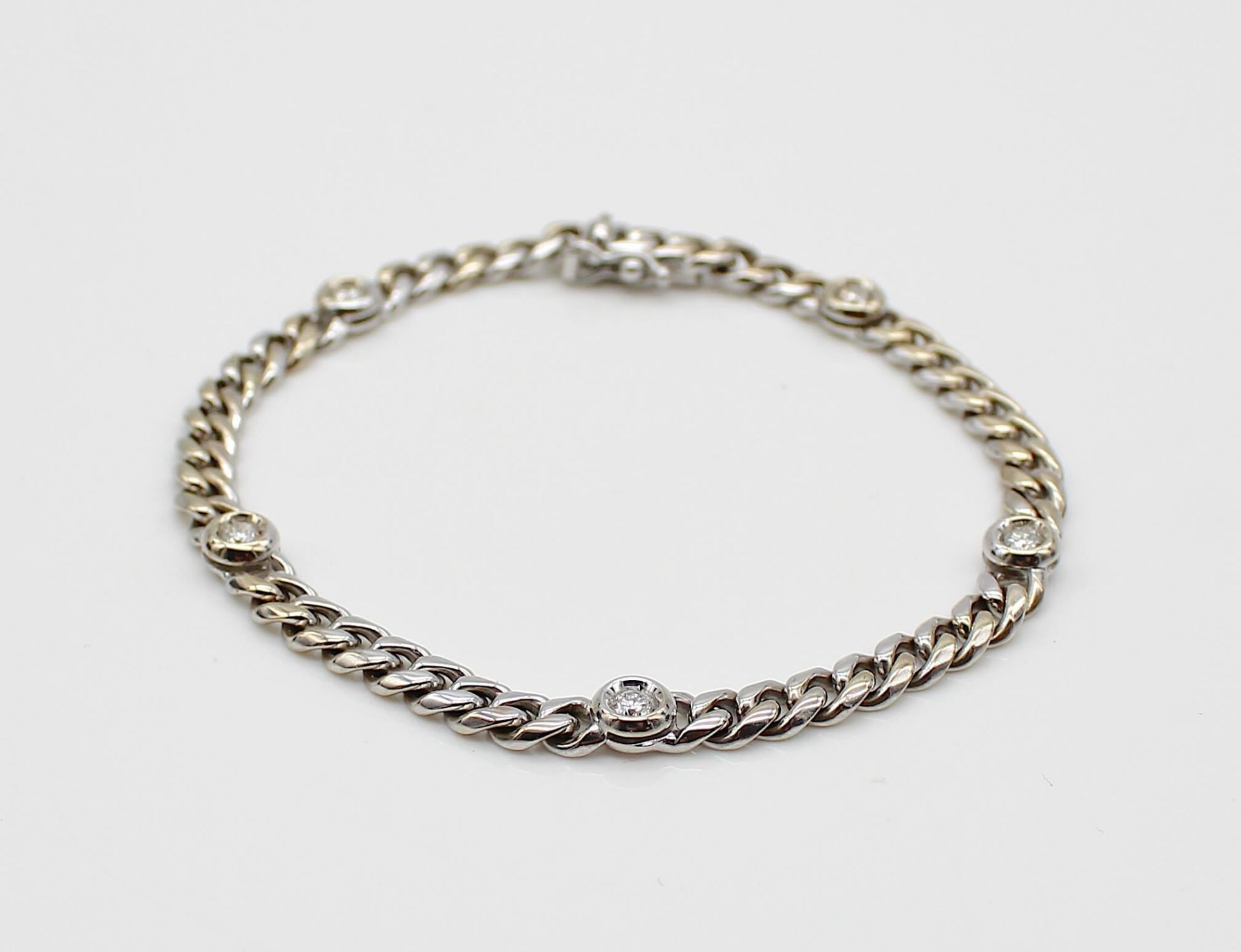 Bracelet in 585 white gold with 5 brilliants, total approx. 0.50 ct, SI, G - H.Weight 17 g, length - Bild 2 aus 3