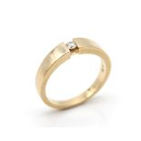 Ring aus 585er Gold mit einem Brillanten, ca. 0,10 ct, VVS, Farbe K-L. Gewicht: 4,7 g, Größe: 56