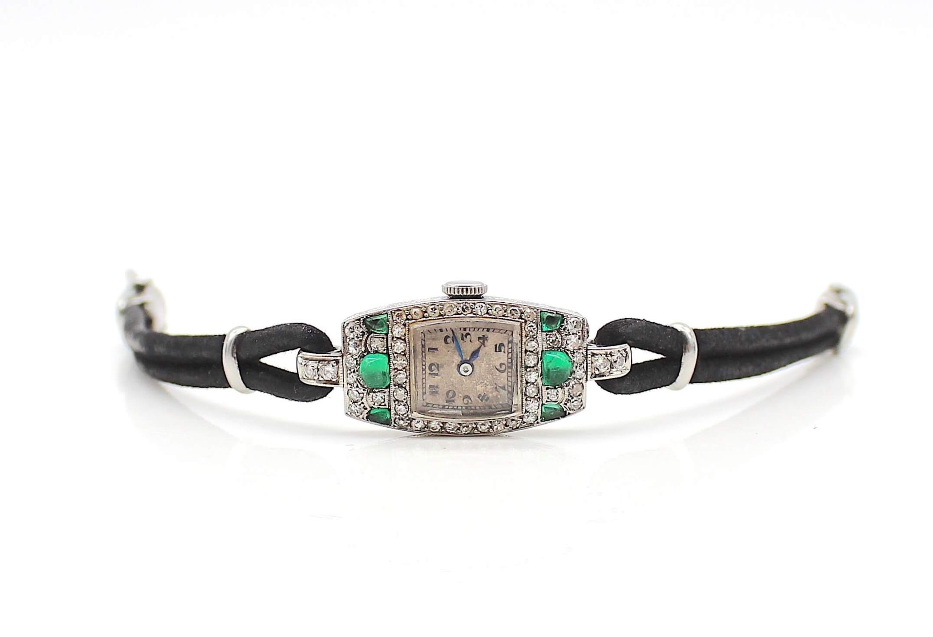 Art Deco Damenarmbanduhr aus 950 Platin, der Verschluss ist Inox. Mit Diamanten, gesamt ca. 0,50 ct