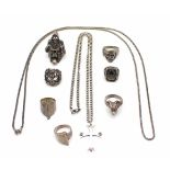 1 Posten Silberschmuck Gewicht: 147,7 g, Ringgrößen: 58 - 60 und 1 Ring 67 1 lot silver jewelry