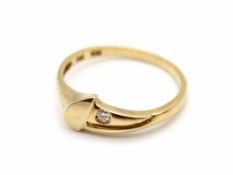 Ring aus 750er Gold mit einem Brillanten, ca. 0,03 ct. Gewicht: 2 g, Größe: 56 Ring made of 750