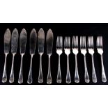 A six place setting of silver bead edge fish servers, Sheffield 1965, 641g, the knives 21cm (8