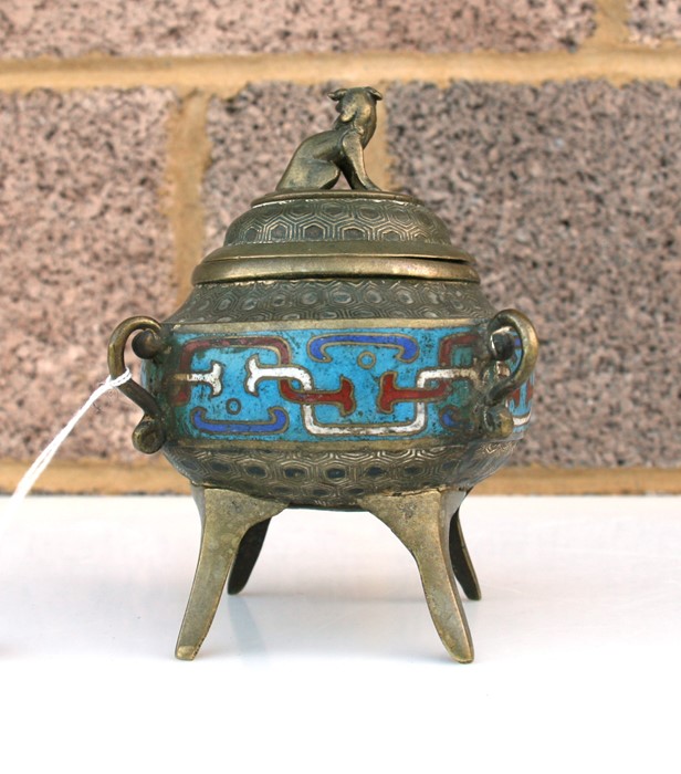 A Chinese bronze and champleve enamel censer on four splayed feet, with fo dog finial, 16cms (6. - Image 3 of 8