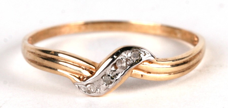 A 9ct gold and diamond ring, approx UK size 'O'.