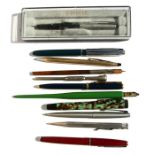 A group of fountain pens, dip pens and propelling pencils to include Parker, Platinum Deluxe and