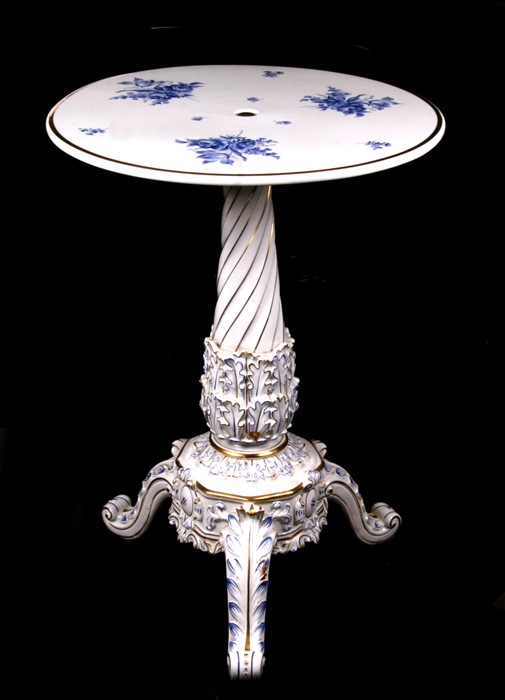 A German porcelain blue & white Schier Holz occasional table, 46cms (18ins) diameter.