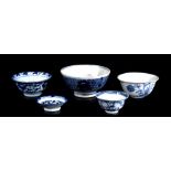 A group of five Chinese blue & white bowls and dishes, the largest 15cms (6ins) diameter (5).