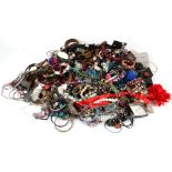 A quantity of costume jewellery.