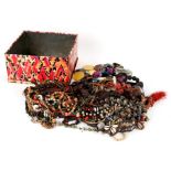 A quantity of costume jewellery.