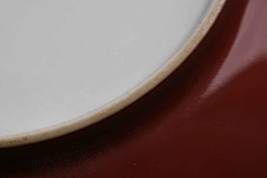 A Chinese red monochrome glaze shallow dish with blue seal mark to the underside, 19cms (7.5ins) - Image 13 of 14