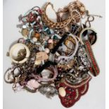 A quantity of costume jewellery.