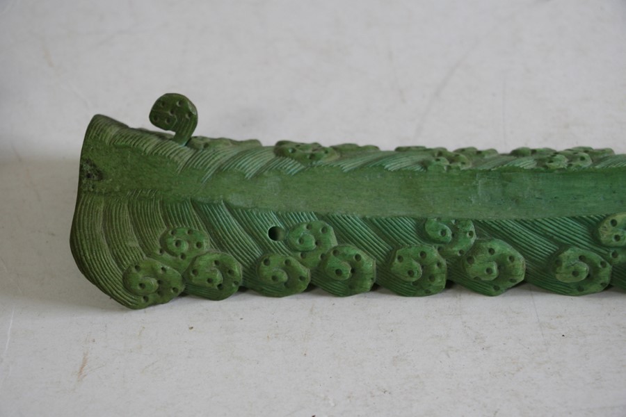 A 19th century Chinese green stained bone tusk display stand in the form of breaking waves, 31cms ( - Image 8 of 9