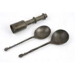 Two early Dutch pewter spoons with horse hoof terminals, 18cms & 17cms (7 & 6.5ins); together with