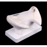 A Barbara Hepworth style abstract plaster sculpture, 27.5cms (7.25ins) wide.