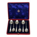 A set of six Edwardian silver Old English pattern teaspoons, Sheffield 1909, weight 76g, cased.