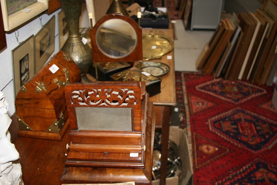 A Victorian figured walnut stereo graphoscope with a pair of stereo lenses, magnifying lens on brass - Image 5 of 7