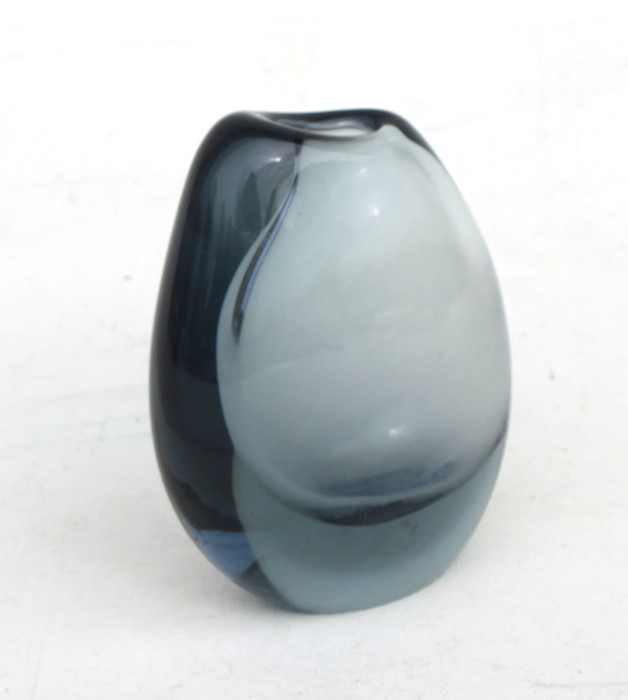 A mid 20th century Kosta art glass vase, numbered 1605, 11cms (4.25ins) high.